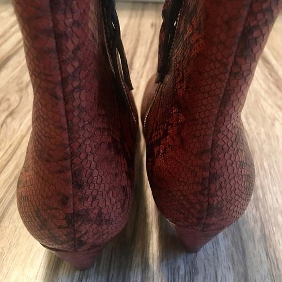 Splendid Nettie Phyton Kitten Heel Booties NEW - Picture 4 of 7